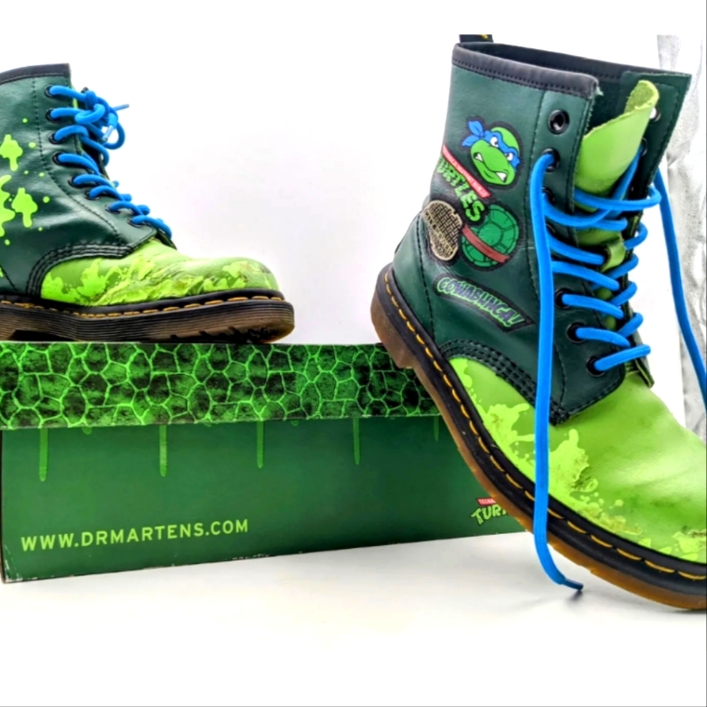 DR MARTENS LEONARDO LEATHER TEENAGE MUTANT NINJA TURTLES Boots MEN’S 6, Girls 7